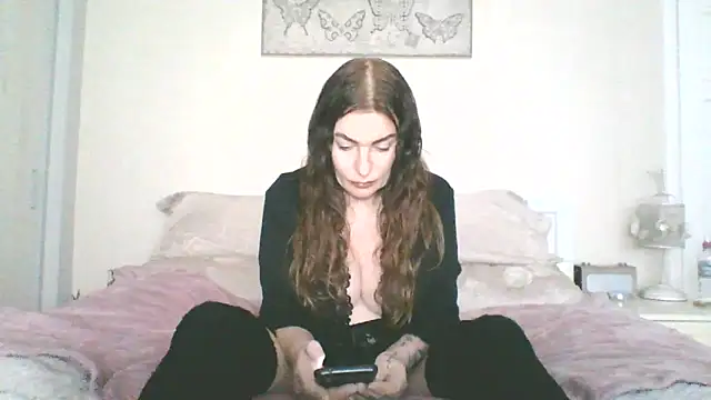 EllaKent online show from 4, 2, 2026