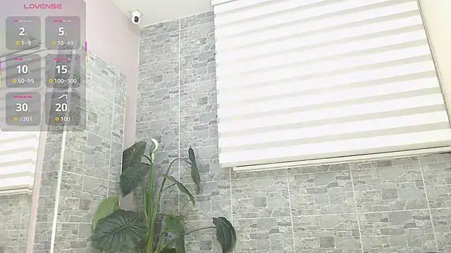 Snapshot of VioletLux chatting on 29, 11, 2025 VioletLux online show from 29, 11, 2025