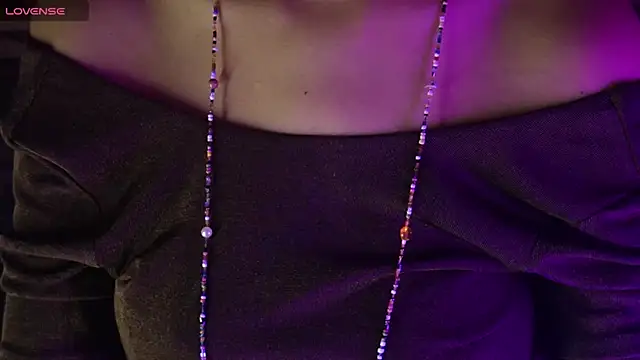 NidhiChandra online show from 17, 11, 2025