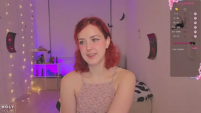 Snapshot of bananasgirl chatting on 12, 11, 2025 bananasgirl online show from 12, 11, 2025