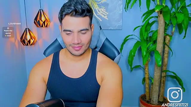 Snapshot of AndresR3 chatting on 12, 9, 2025 AndresR3 online show from 12, 9, 2025