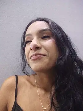 Snapshot of TharaMills chatting on 26, 6, 2026 TharaMills online show from 26, 6, 2026