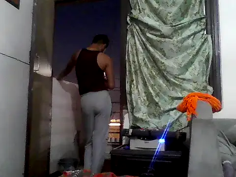 urdreamman online show from 7, 4, 2026
