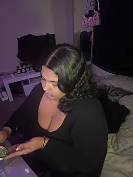 Snapshot of 1n0nlythroat chatting on 19, 12, 2025 1n0nlythroat online show from 19, 12, 2025