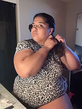 Snapshot of 1n0nlythroat chatting on 8, 2, 2026 1n0nlythroat online show from 8, 2, 2026