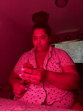 Snapshot of 1n0nlythroat chatting on 12, 1, 2026 1n0nlythroat online show from 12, 1, 2026