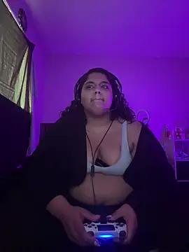 Snapshot of 1n0nlythroat chatting on 5, 1, 2026 1n0nlythroat online show from 5, 1, 2026