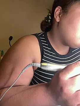 Snapshot of 1n0nlythroat chatting on 19, 5, 2026 1n0nlythroat online show from 19, 5, 2026