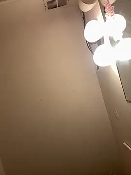 Snapshot of 1n0nlythroat chatting on 5, 3, 2026 1n0nlythroat online show from 5, 3, 2026