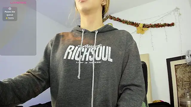 blue wxw online show from 10, 10, 2025