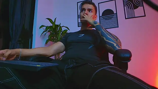 Snapshot of ALPHA_DOMINUS_ chatting on 6, 5, 2026 ALPHA DOMINUS online show from 6, 5, 2026