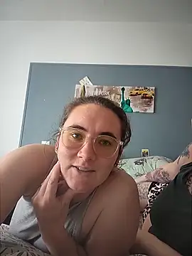 AndHerXO online show from 2, 4, 2026