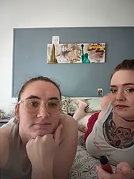 Snapshot of AndHerXO chatting on 26, 4, 2026 AndHerXO online show from 26, 4, 2026