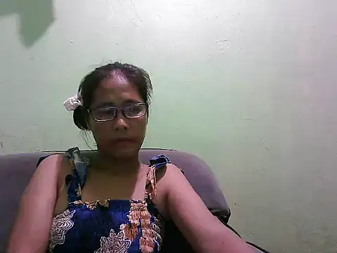 HotLadyPinay32 online show from 8, 5, 2026