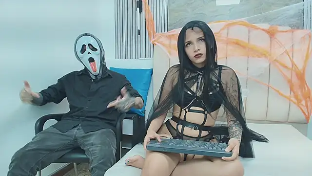 Snapshot of RavenandCody chatting on 25, 10, 2025 RavenandCody online show from 25, 10, 2025