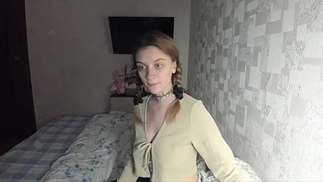 Snapshot of AlisTris chatting on 5, 10, 2025 AlisTris online show from 5, 10, 2025