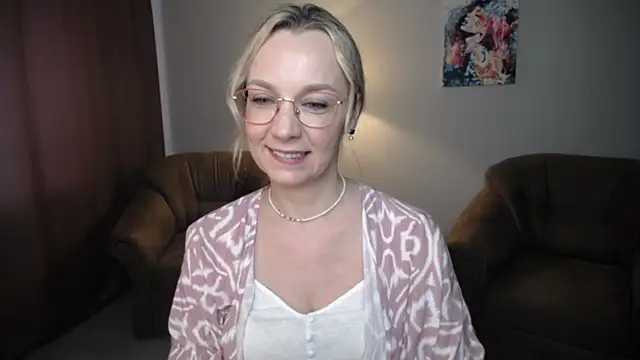 Snapshot of Ava_Elior chatting on 5, 7, 2026 Ava Elior online show from 5, 7, 2026