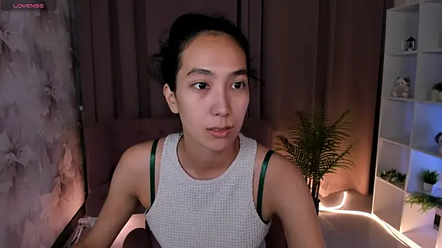FlirtyAura online show from 17, 7, 2026