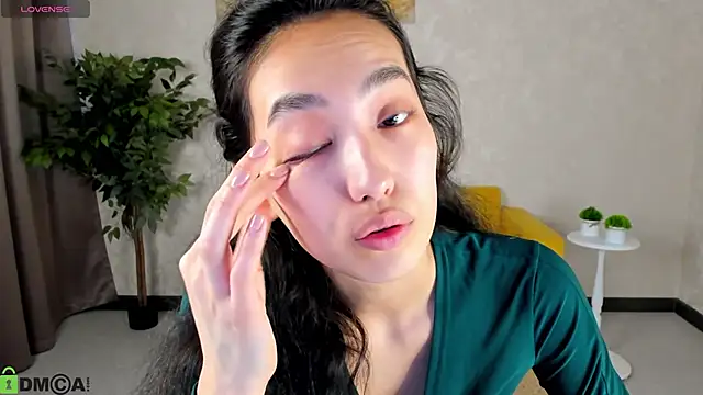 Snapshot of FlirtyAura chatting on 4, 5, 2026 FlirtyAura online show from 4, 5, 2026