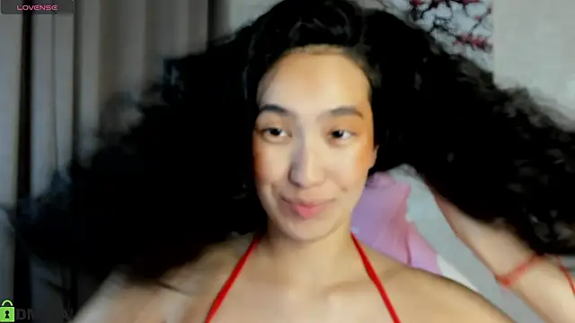 FlirtyAura online show from 2, 12, 2025