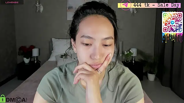 Snapshot of FlirtyAura chatting on 23, 5, 2026 FlirtyAura online show from 23, 5, 2026