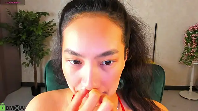 FlirtyAura online show from 21, 12, 2025