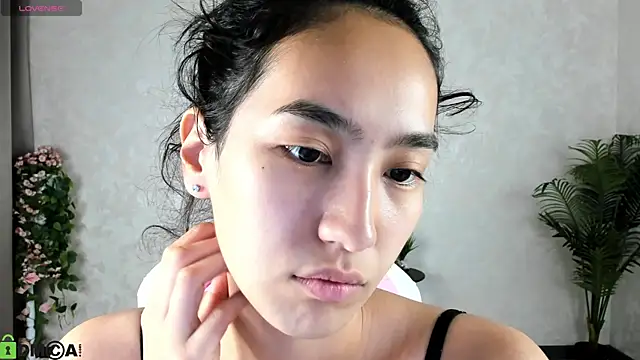 FlirtyAura online show from 13, 10, 2025