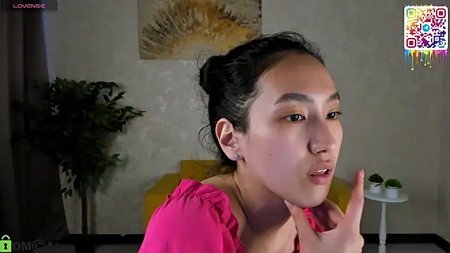 Snapshot of FlirtyAura chatting on 5, 5, 2026 FlirtyAura online show from 5, 5, 2026