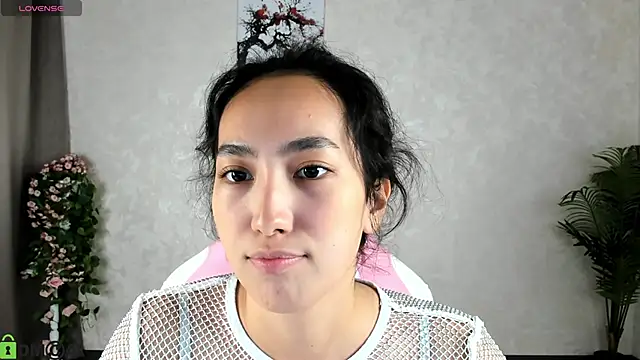 FlirtyAura online show from 2, 11, 2025