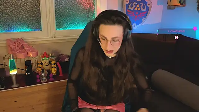 Snapshot of Zesty_Peach chatting on 18, 5, 2026 Zesty Peach online show from 18, 5, 2026