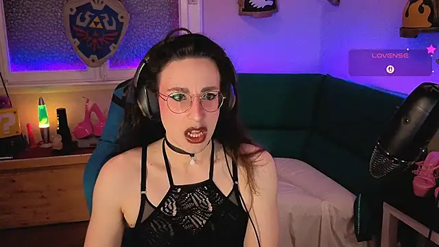 Snapshot of Zesty_Peach chatting on 6, 6, 2026 Zesty Peach online show from 6, 6, 2026
