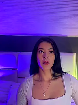 Snapshot of BellaFernandez__ chatting on 8, 11, 2025 BellaFernandez online show from 8, 11, 2025