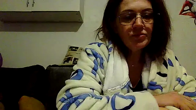 RubyyRosee online show from 1, 2, 2026