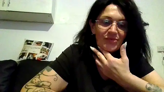 RubyyRosee online show from 4, 6, 2026