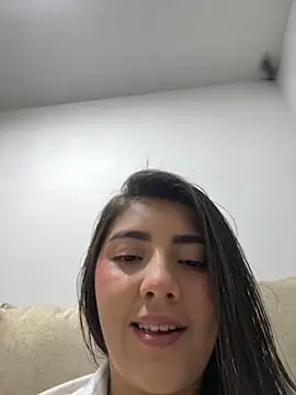 Snapshot of Lupe_19 chatting on 2, 10, 2025 Lupe 19 online show from 2, 10, 2025