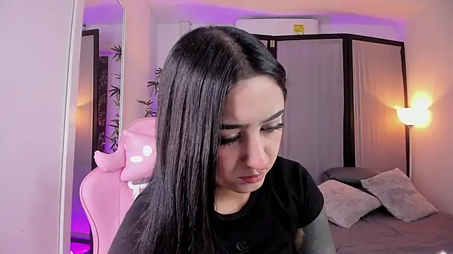 Snapshot of ChloeShade chatting on 31, 10, 2025 ChloeShade online show from 31, 10, 2025