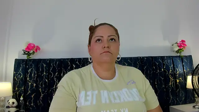 Snapshot of katte_landerr chatting on 22, 5, 2026 katte landerr online show from 22, 5, 2026