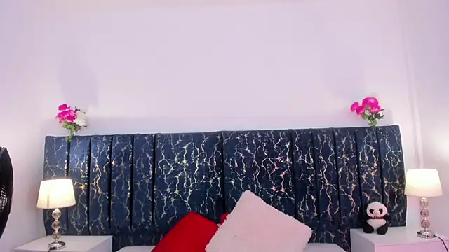Snapshot of katte_landerr chatting on 26, 4, 2026 katte landerr online show from 26, 4, 2026