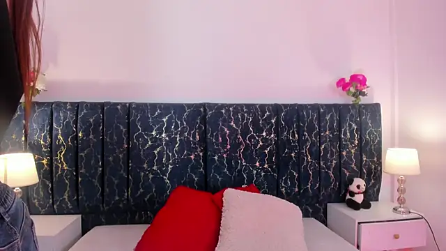 Snapshot of katte_landerr chatting on 22, 4, 2026 katte landerr online show from 22, 4, 2026