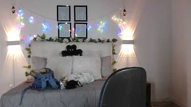 Megan 05  online show from 19, 3, 2026