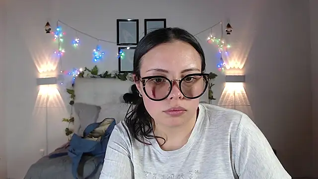 Megan 05  online show from 31, 3, 2026