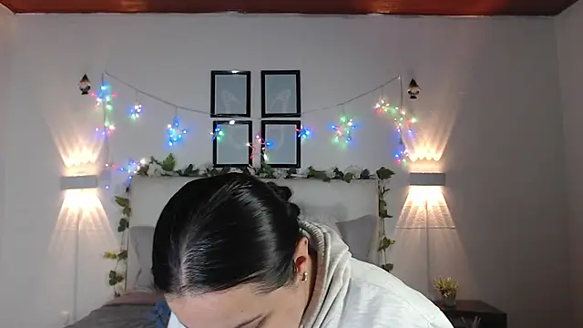 Megan 05  online show from 13, 4, 2026