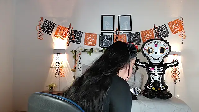 Megan 05  online show from 1, 11, 2025