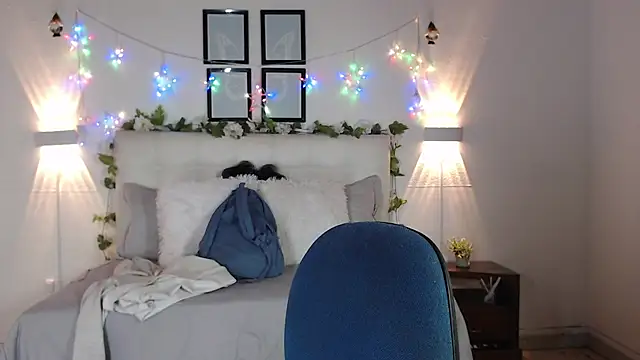 Megan 05  online show from 21, 4, 2026