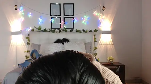 Megan 05  online show from 19, 4, 2026