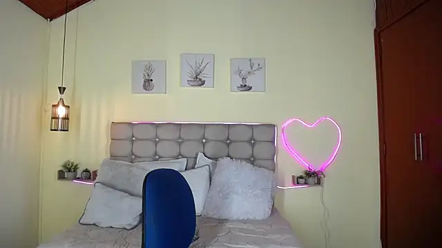 Snapshot of Megan_05_ chatting on 11, 6, 2026 Megan 05 online show from 11, 6, 2026