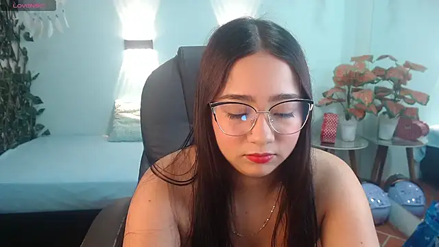tinisweet online show from 30, 4, 2026