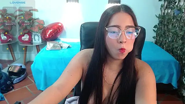 tinisweet online show from 14, 4, 2026