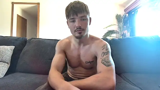 Snapshot of derekmontana2 chatting on 14, 6, 2026 derekmontana2 online show from 14, 6, 2026
