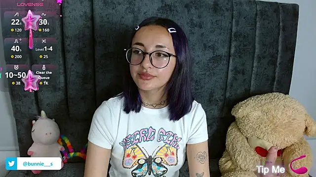 Littlee Bunny  online show from 20, 9, 2025